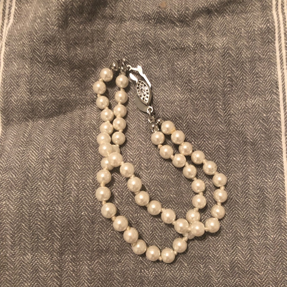 Double strand pearl bracelet